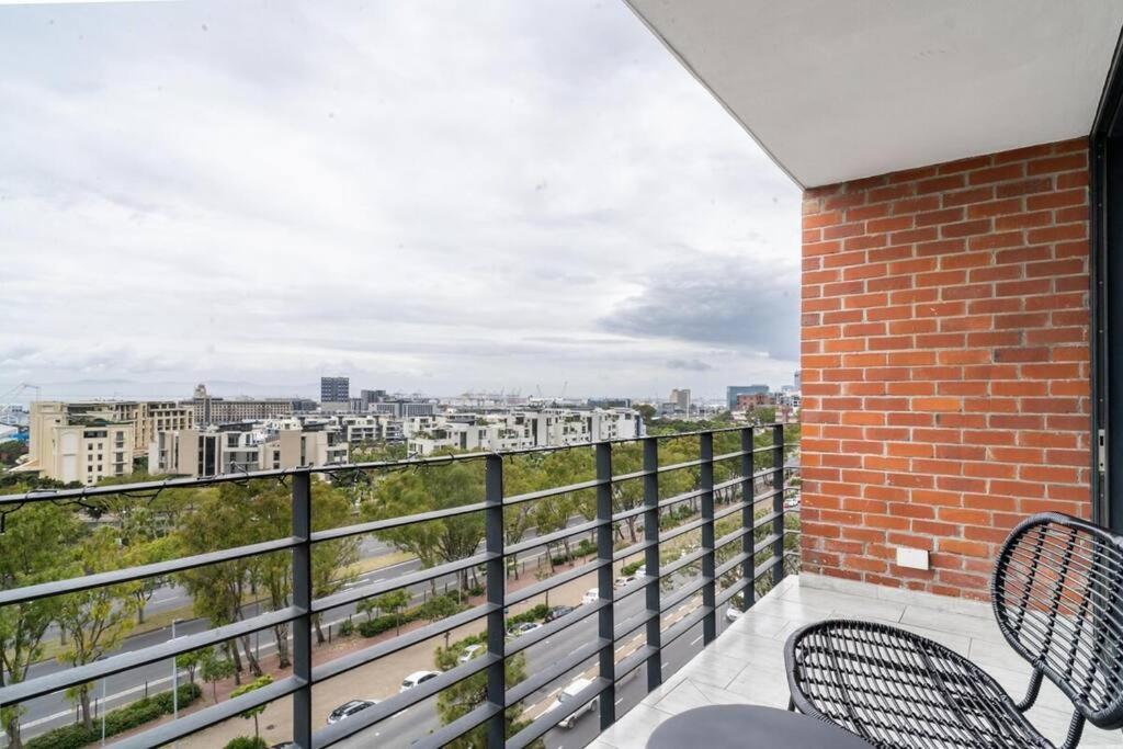 Styled Top Floor Apartment, With Back-Up Power Cape Town Exterior photo